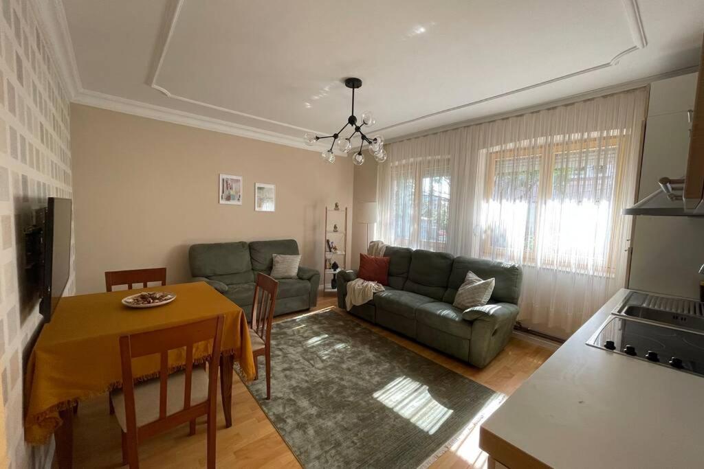 Cozy Apartment In The Old Center Of Prishtina Pristina Esterno foto